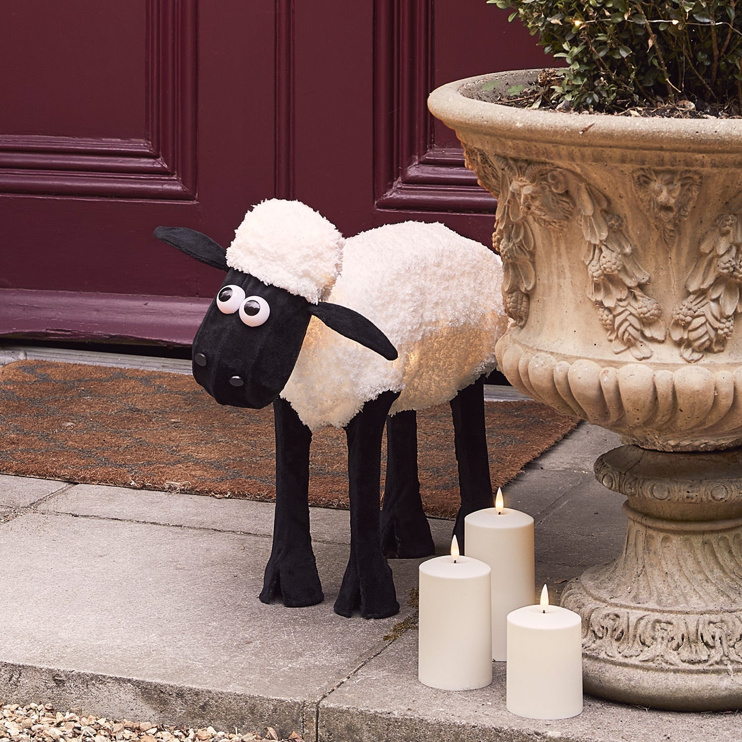 Figura de Natal Ovelha Negra iluminada ( Shaun the Sheep )