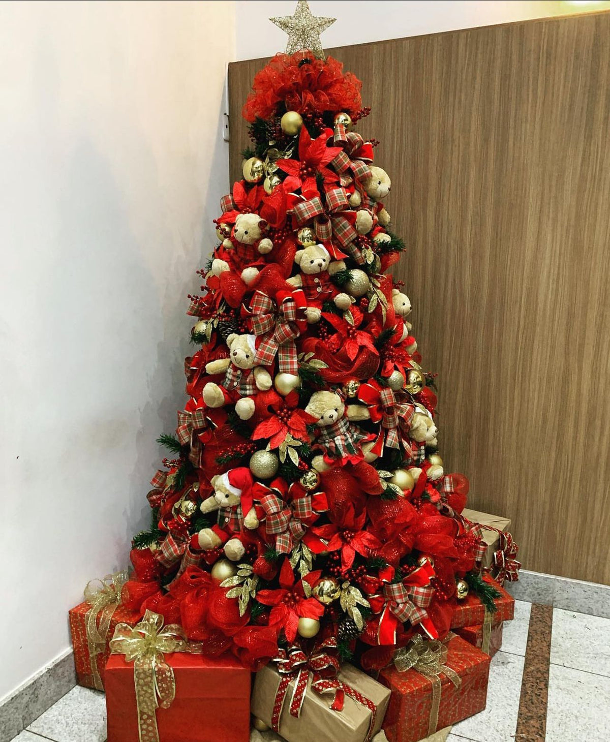 Árvore de Natal + Decoração 360º Luxo Bear - 2,40 Metros